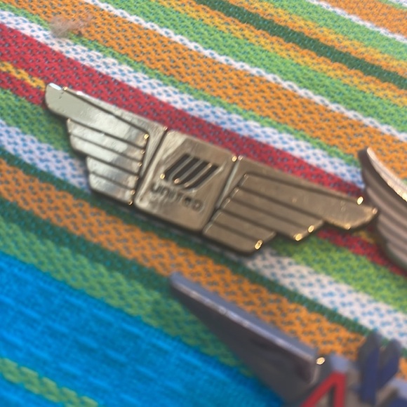 Vintage airline pins America west, American and United - Picture 3 of 6